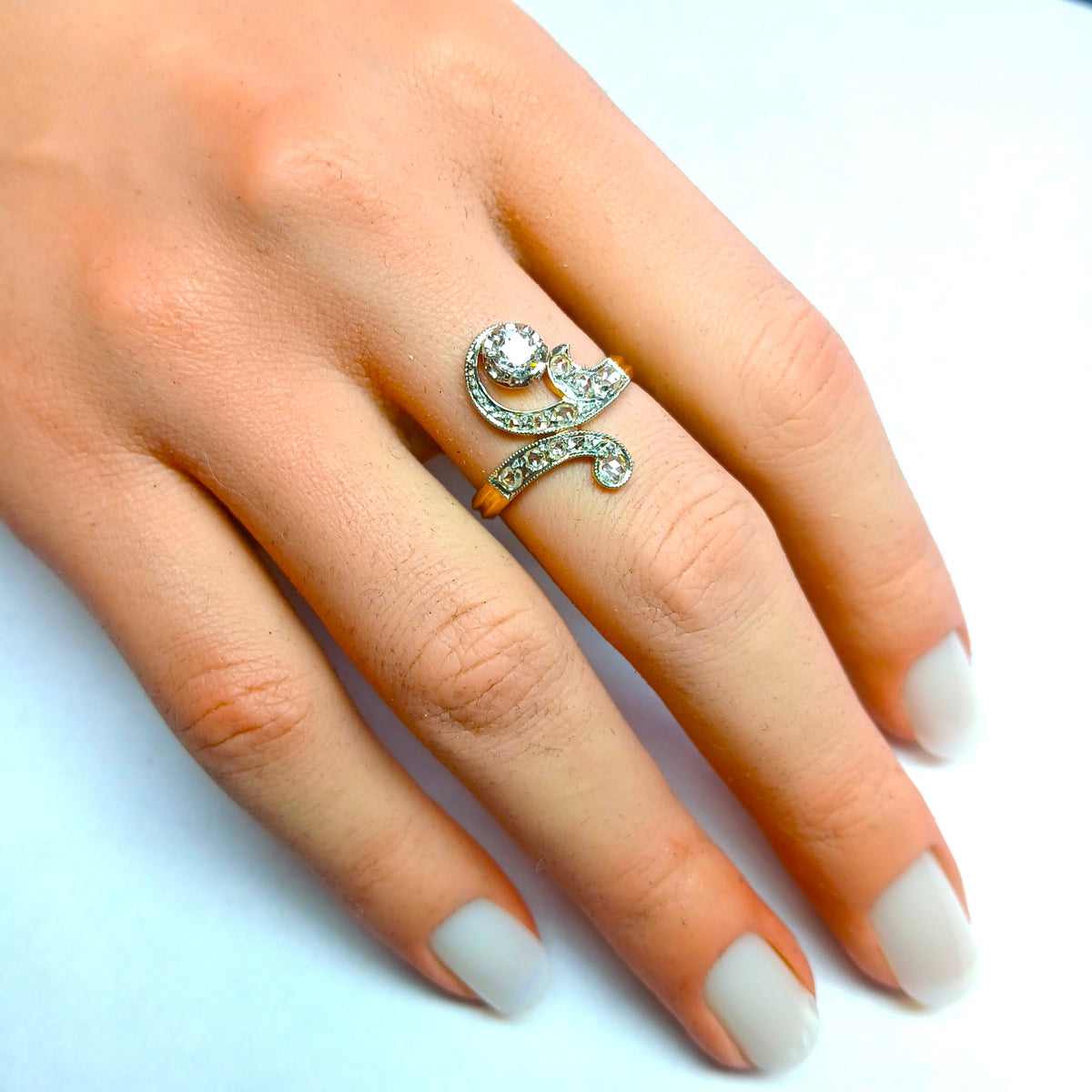 Bague en or blanc, or rose et diamants