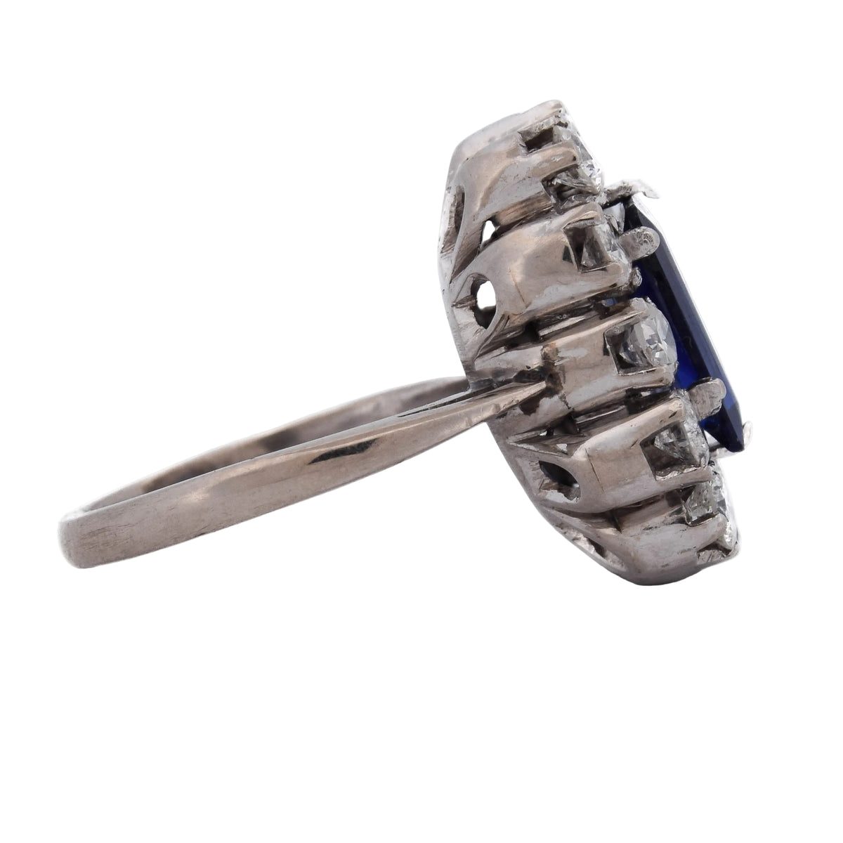 Bague Entourage en or blanc, saphir et diamants