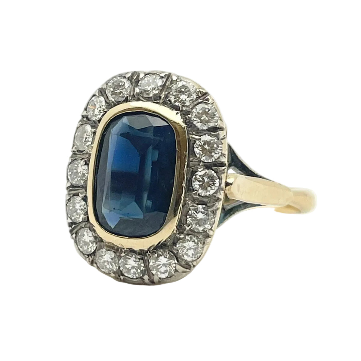 Bague Entourage en or jaune, saphir et diamants