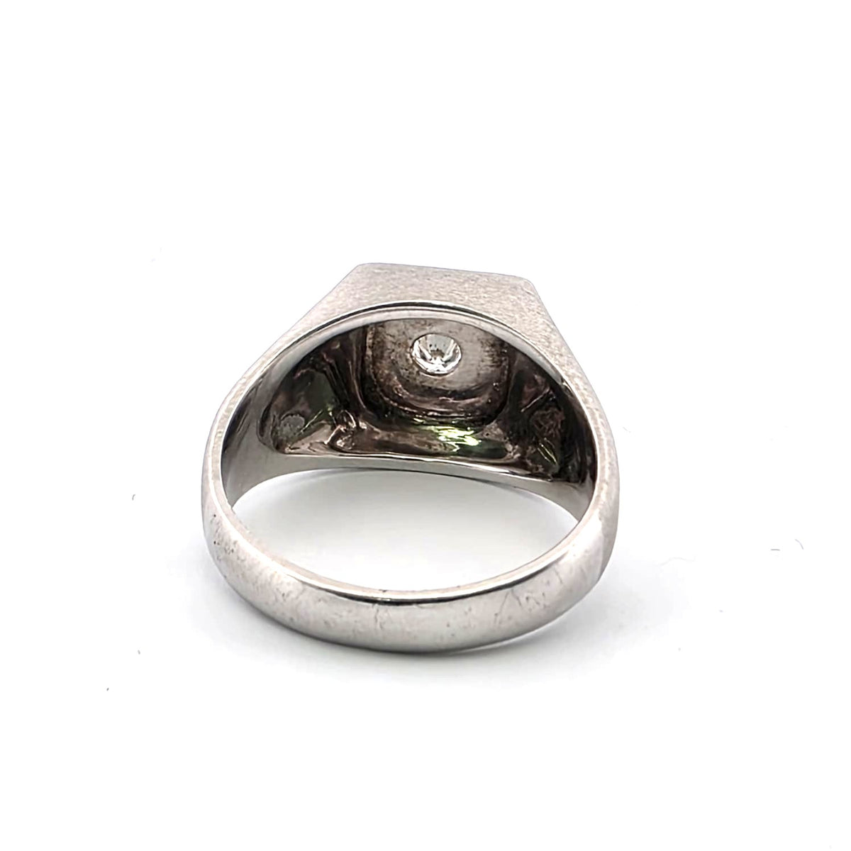 Bague Chevalière en or blanc, émail et diamant