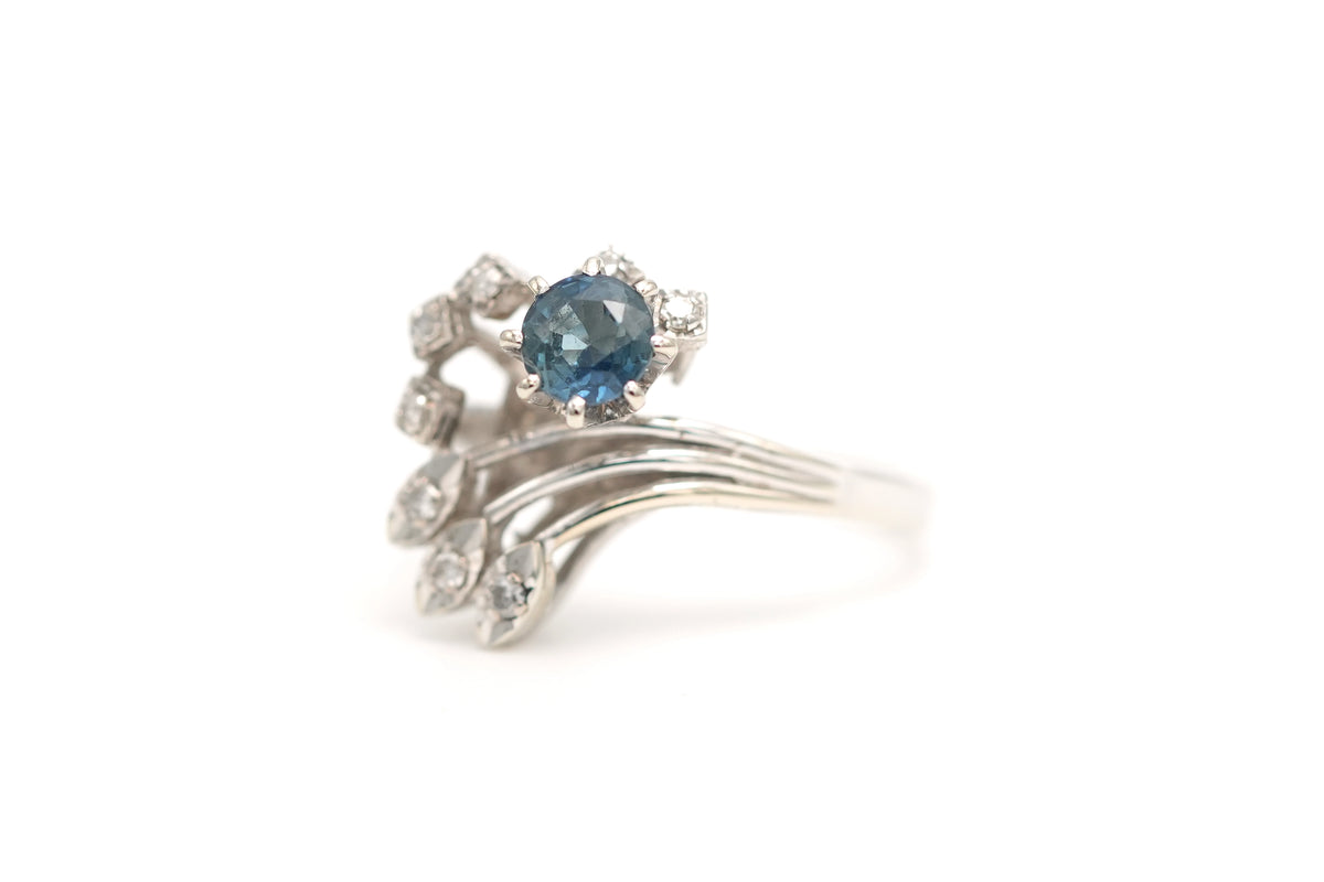 Bague Cocktail en or blanc, saphir et diamants