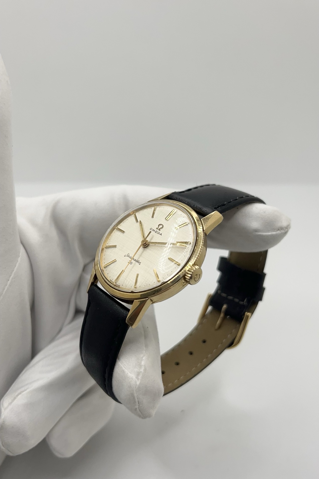 Montre OMEGA "Seamaster 300" en acier et cuir