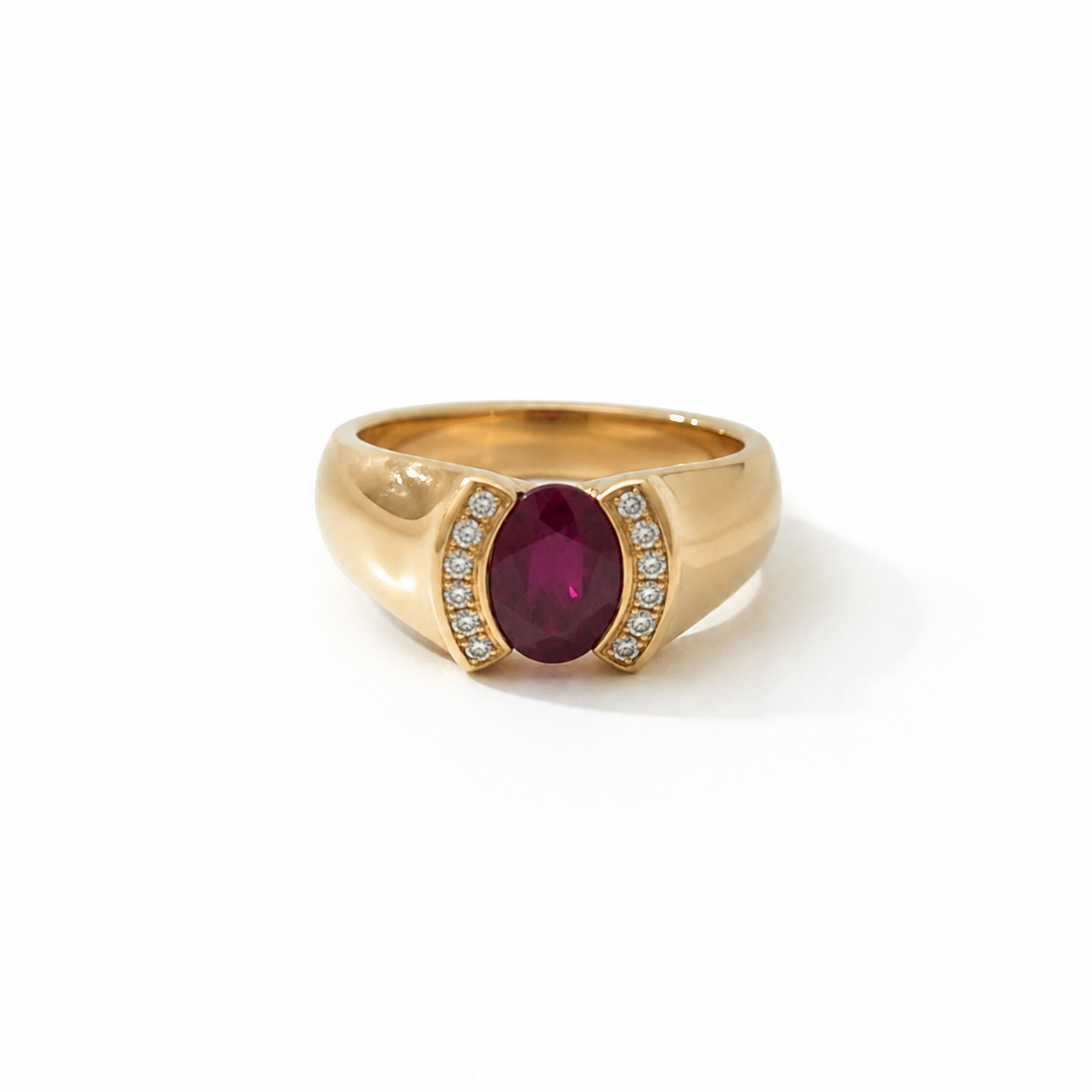 Bague Entourage en or jaune, rubis et diamants
