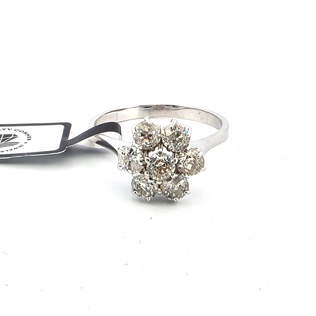 Anello in oro giallo con diamanti