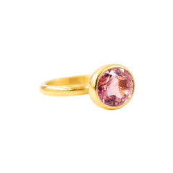 Bague Solitaire MARIE-HÉLÈNE DE TAILLAC "Princesse" en or jaune et tourmaline rose