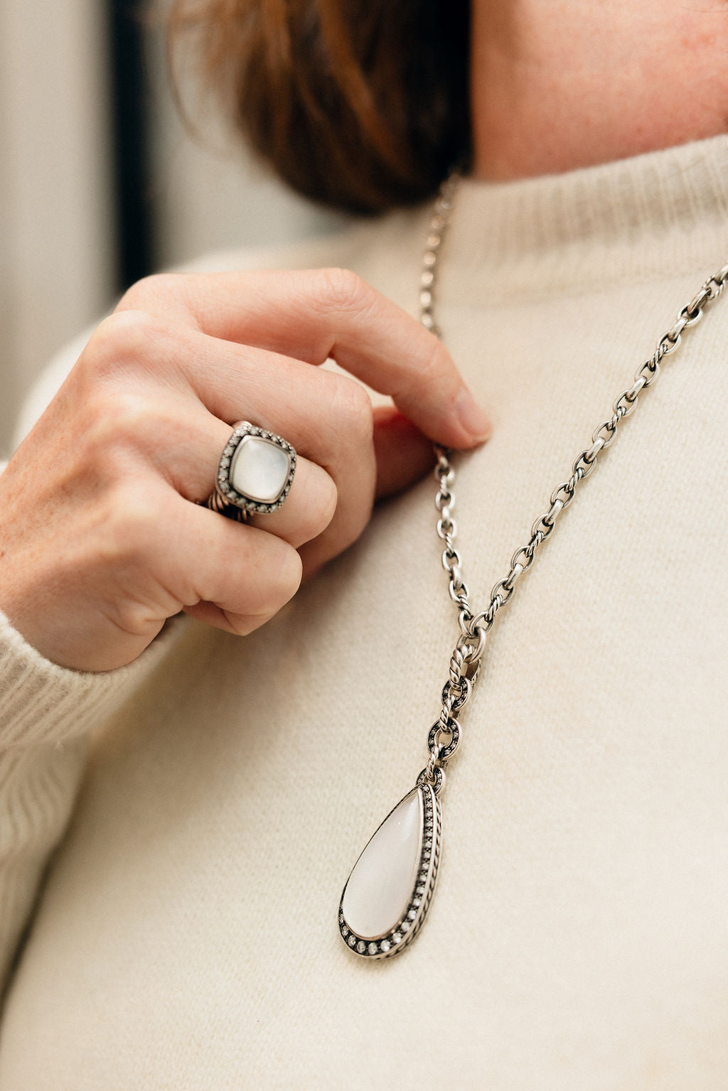 Collier Pendentif DAVID YURMAN en argent, nacre et diamants