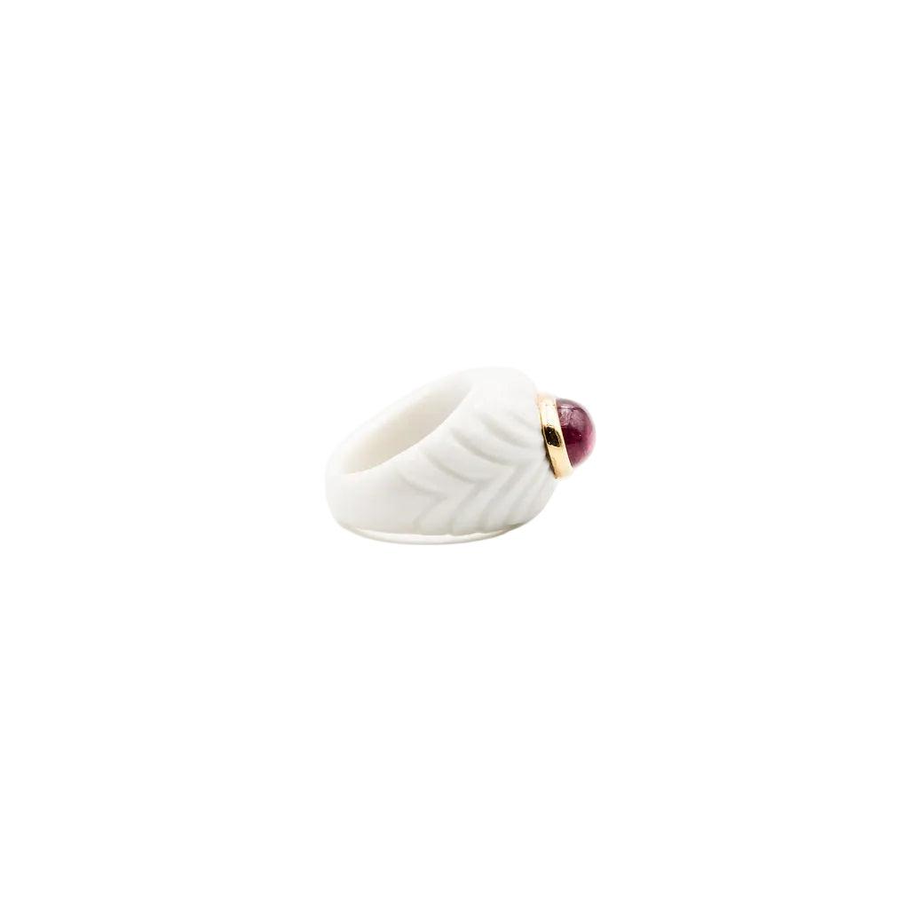 Bague Dôme BVLGARI Chandra en céramique blanche, or jaune et tourmaline rose