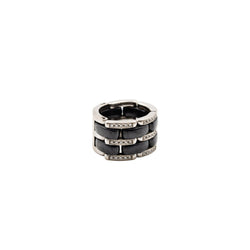 Bague CHANEL "Ultra" en or blanc, céramique noire et diamants