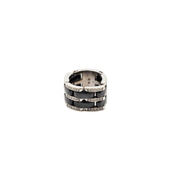 Bague CHANEL "Ultra" en or blanc, céramique noire et diamants