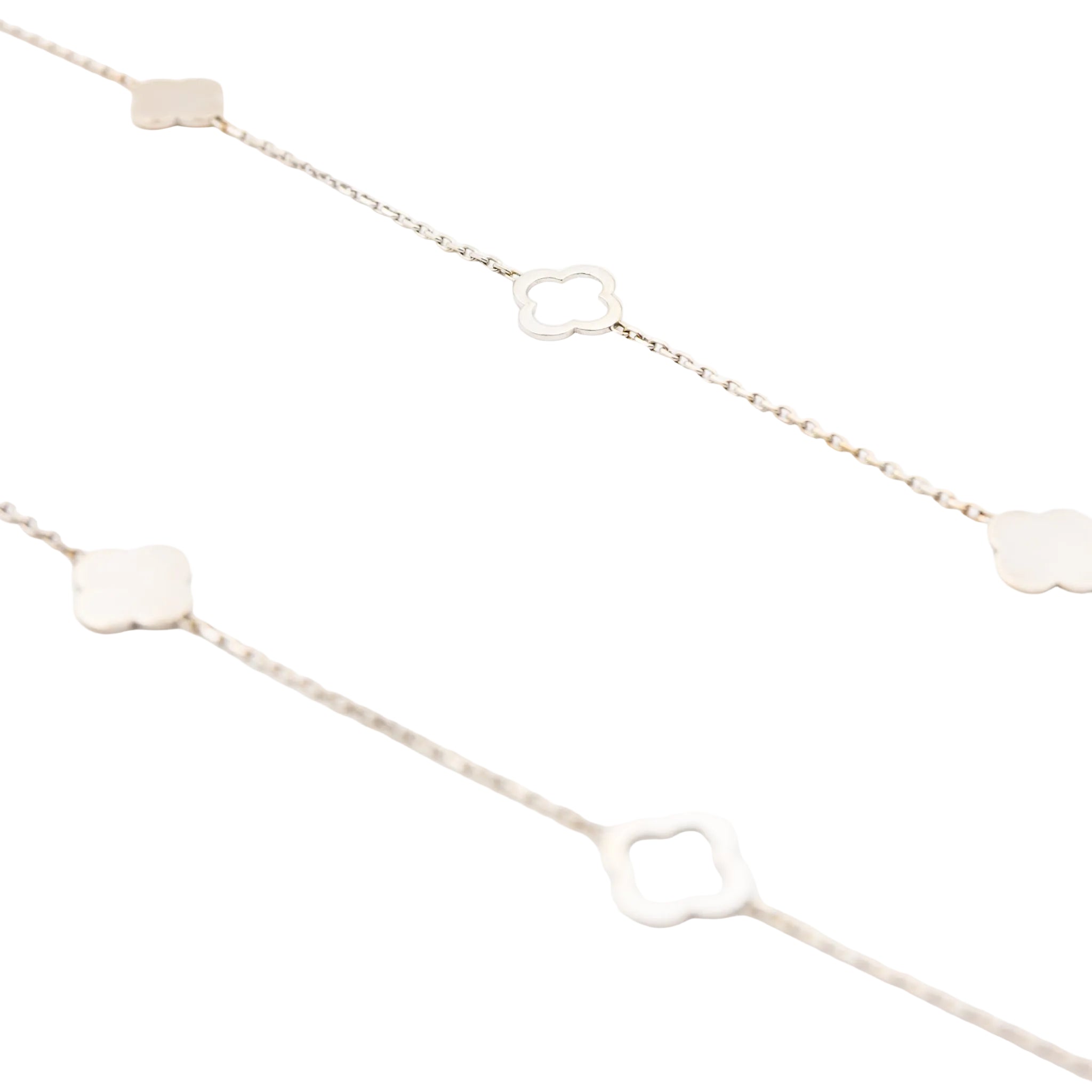 Necklace Long necklace in white gold