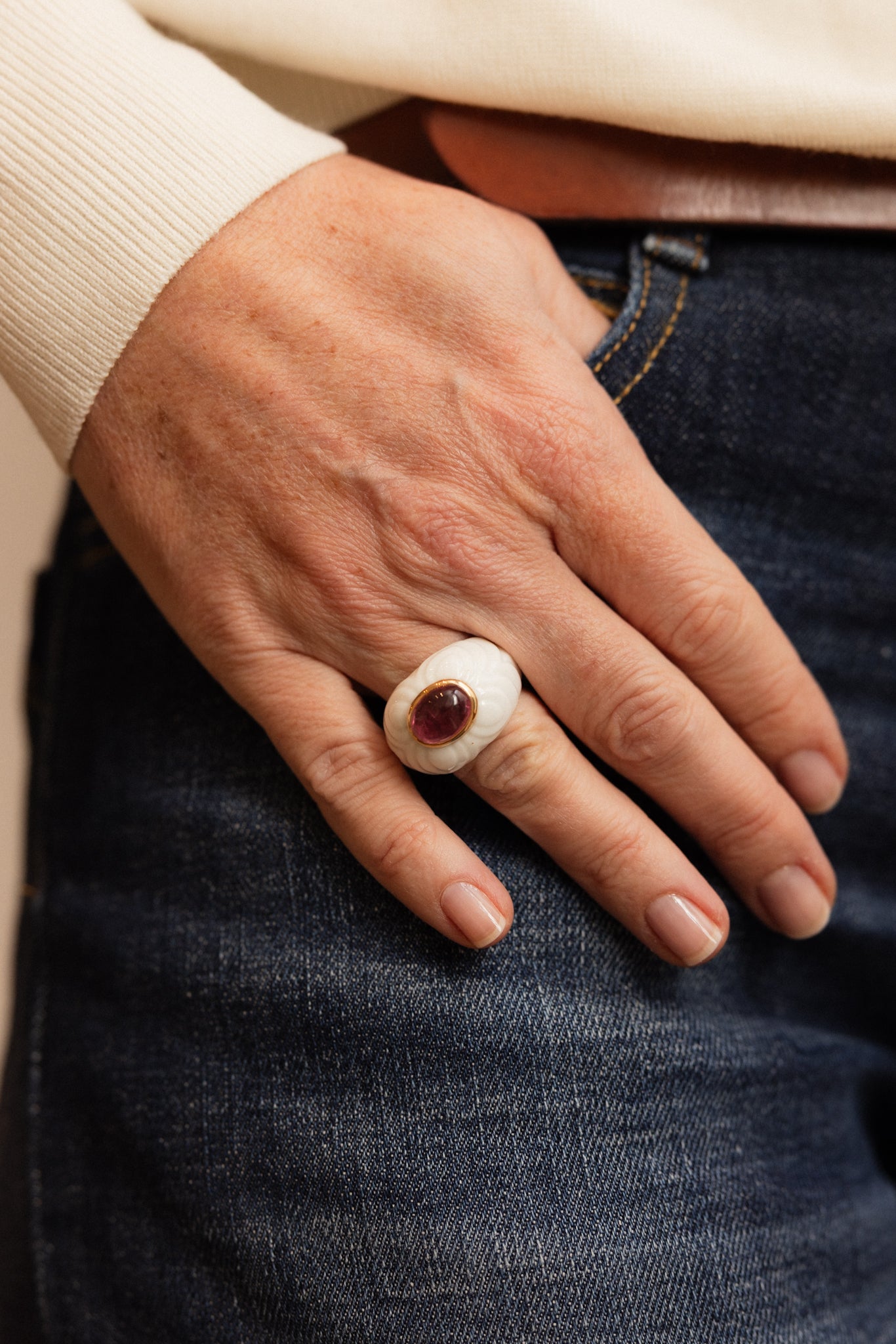 Ring BVLGARI "Chandra" in ceramic white, yellow gold and pink tourmaline