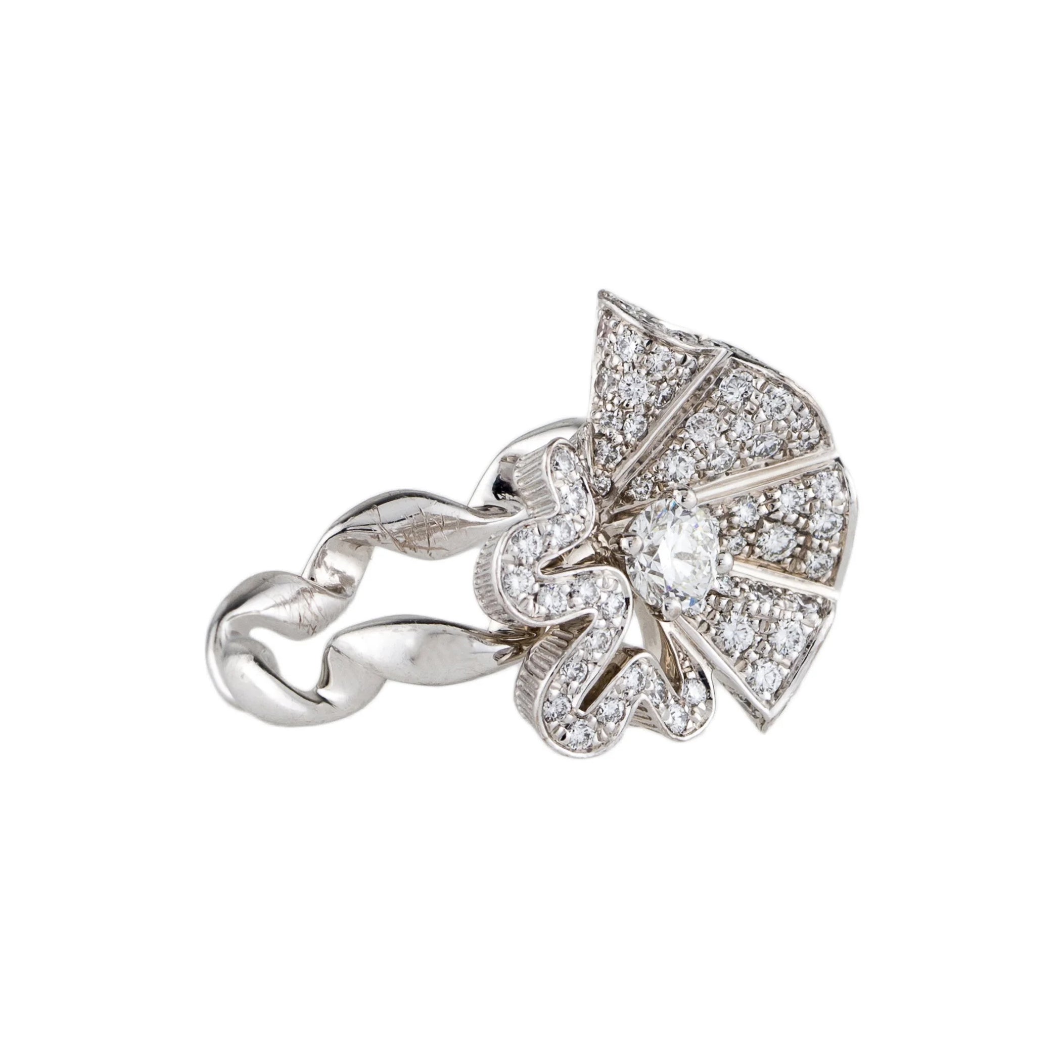 Bague DIOR Archi Cocotte en or blanc et diamants