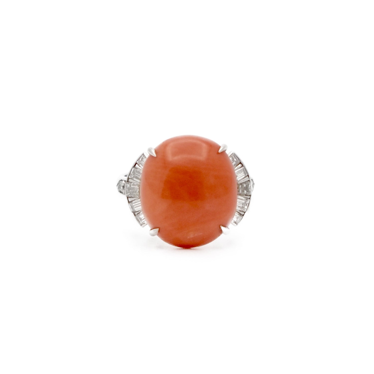 Bague corail, platine et diamants