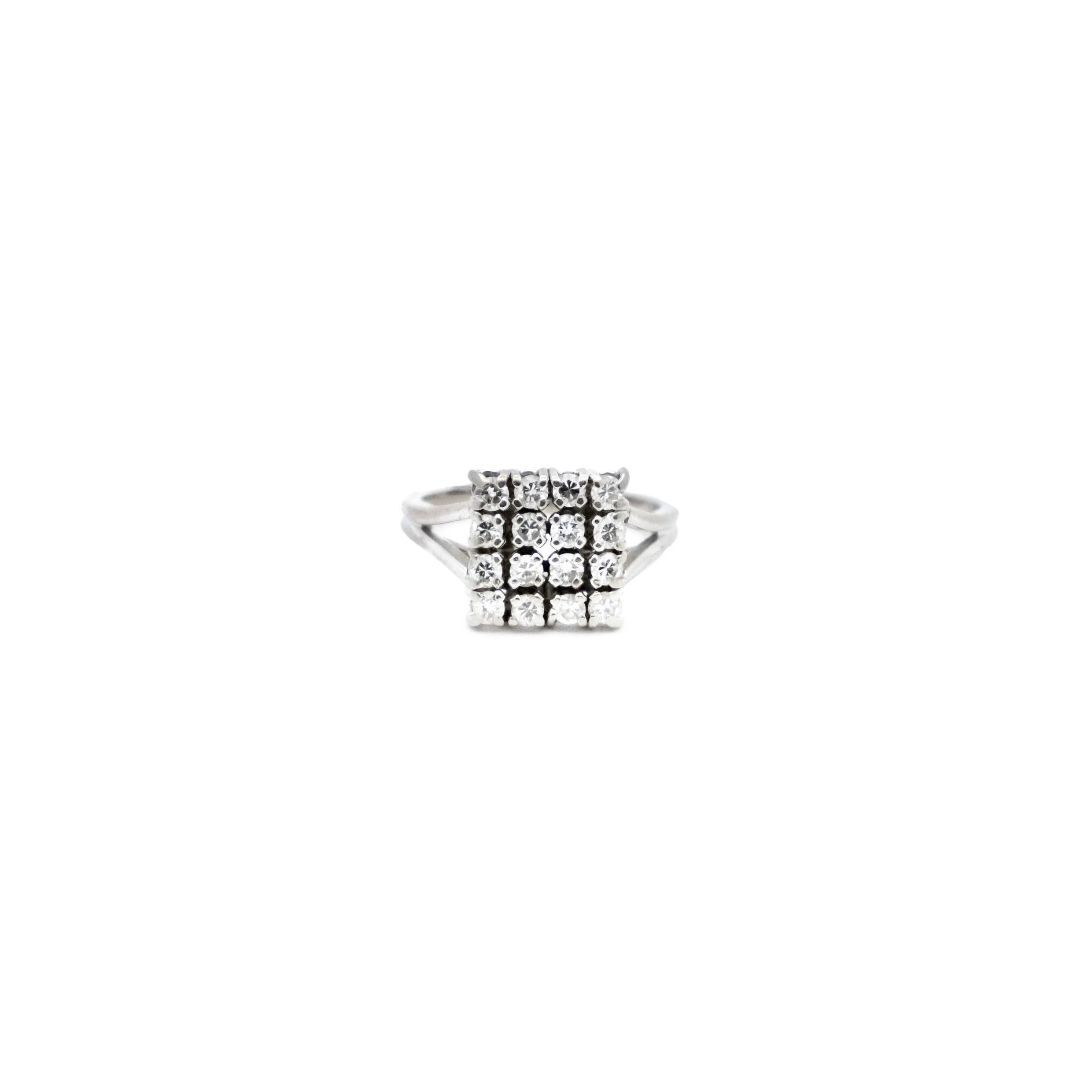 Bague pavage carré diamants