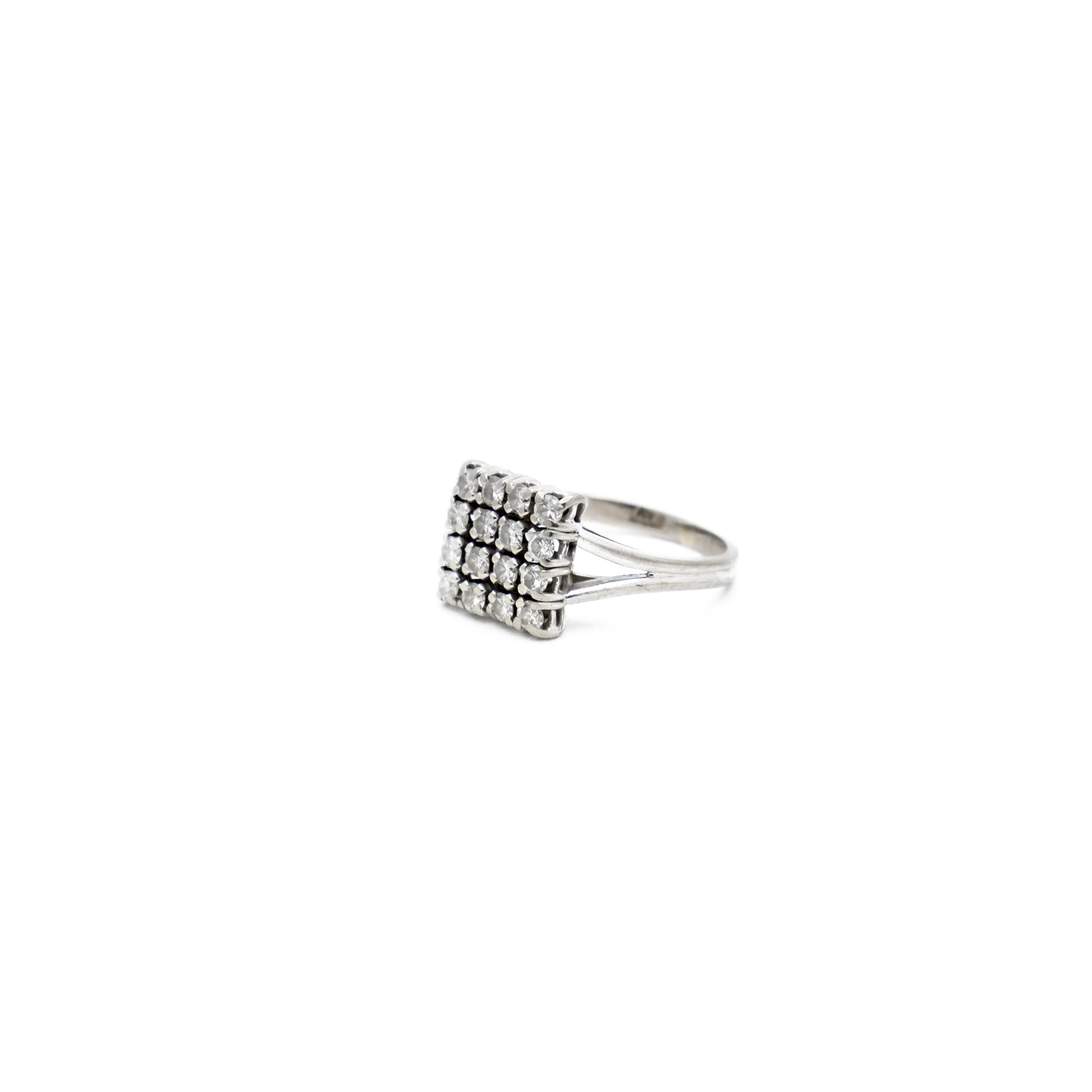 Bague pavage carré diamants