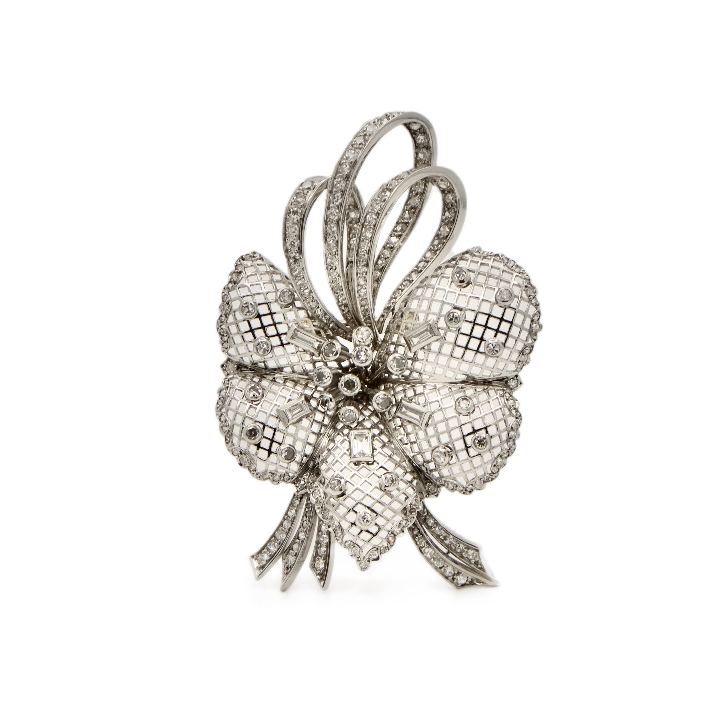 Broche fleur dentelée