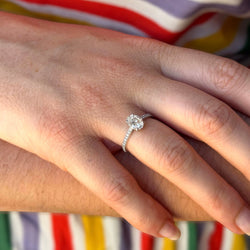 Bague solitaire diamant D