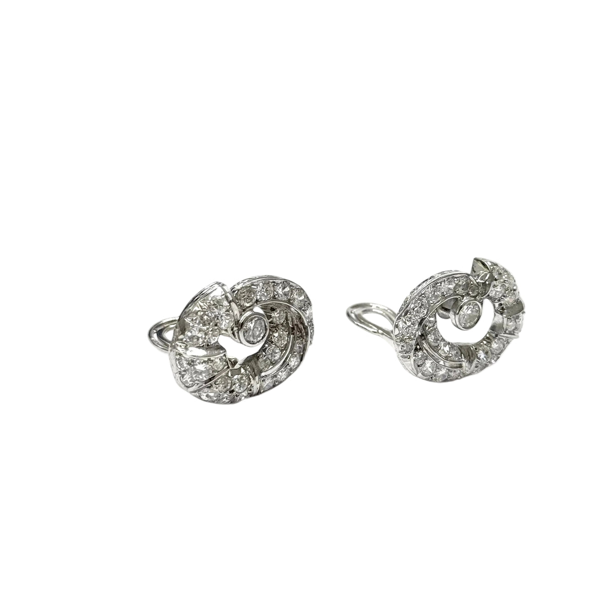 Clips d'oreilles platine et diamants