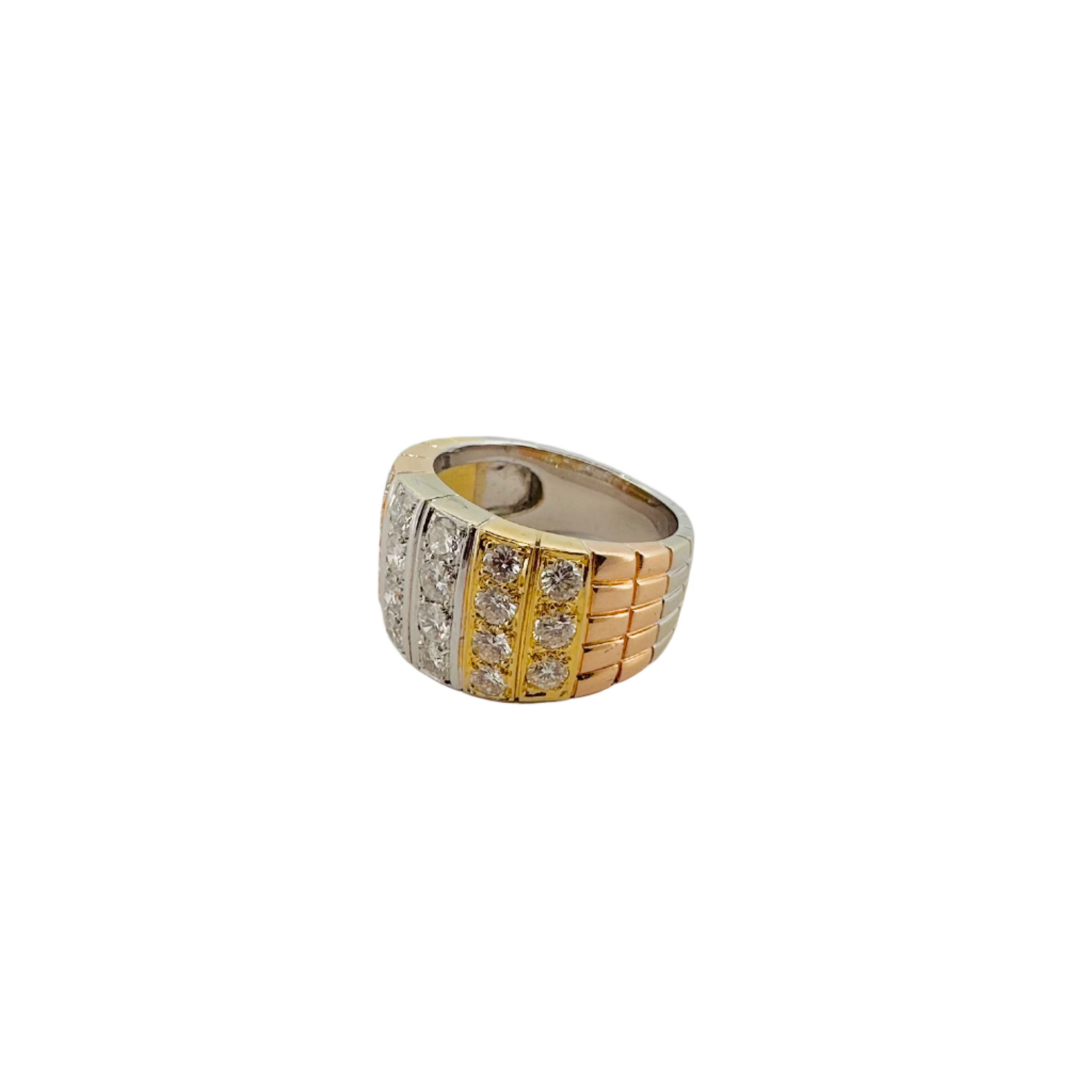 VAN CLEEF & ARPELS signet ring in yellow gold, white gold, rose gold and diamonds