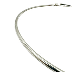 Collier souple à maille oméga