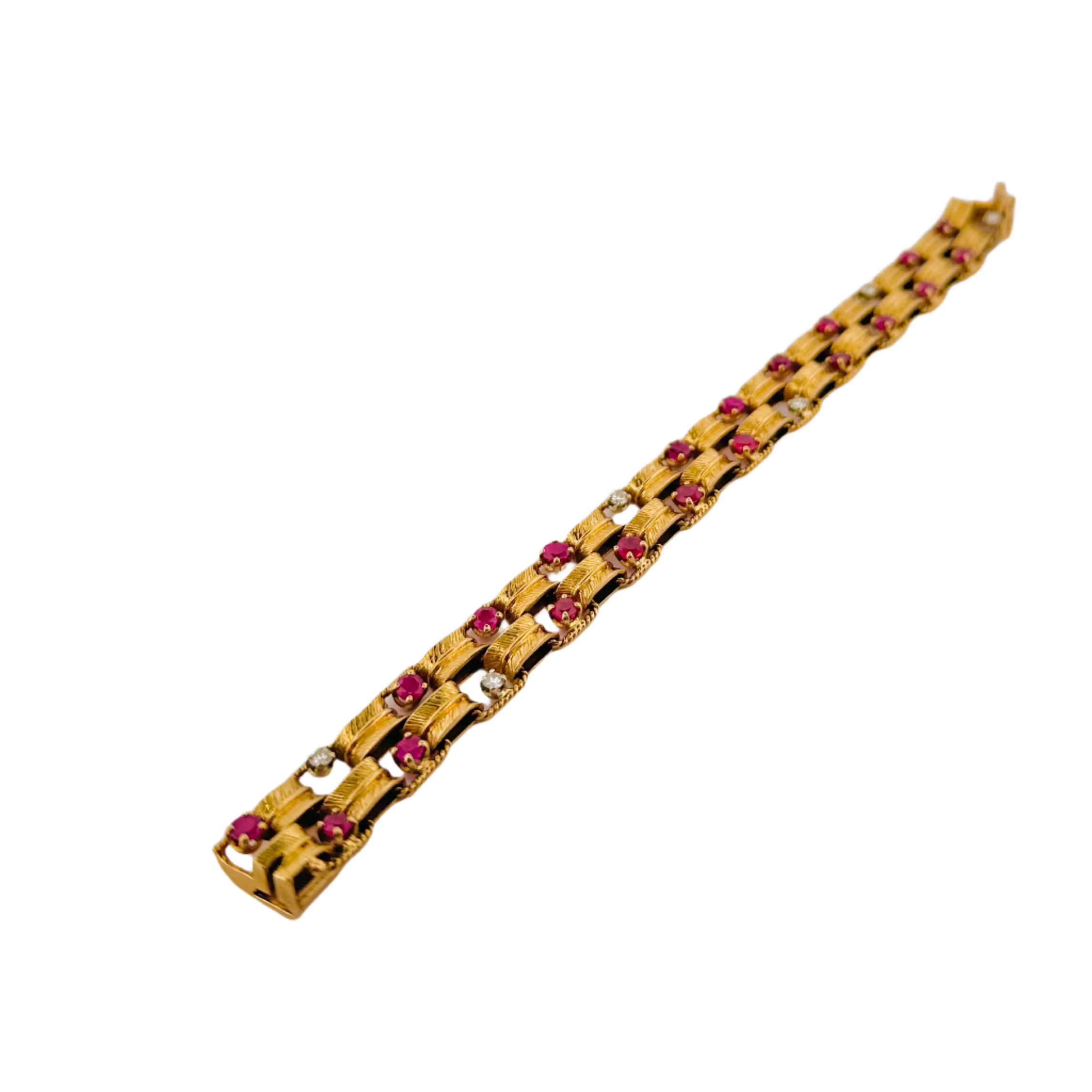 Bracelet en or jaune, rubis et diamants