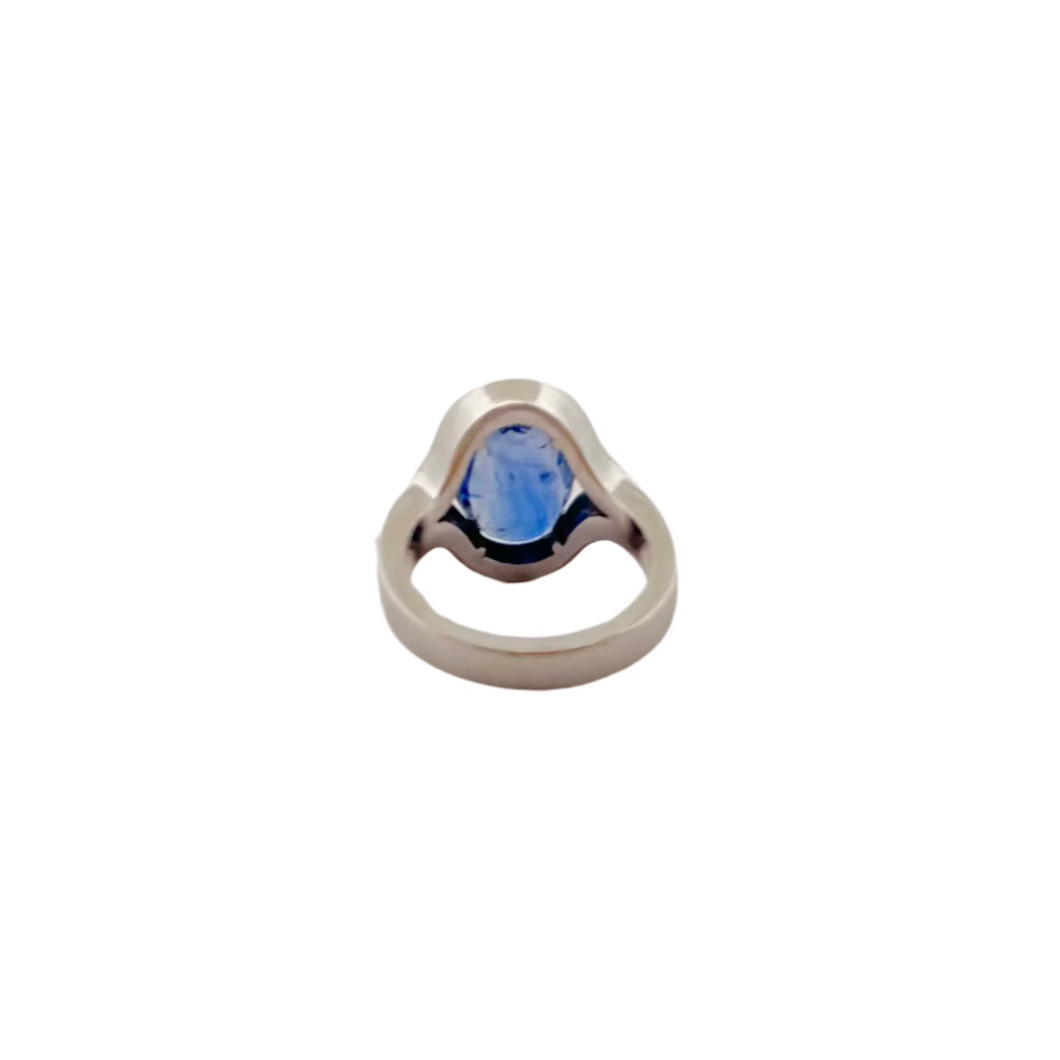 Bague en or blanc saphir et diamants