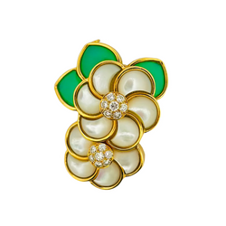 Broche VAN CLEEF & ARPELS Fleurs en or jaune, nacre, chrysoprase et diamants