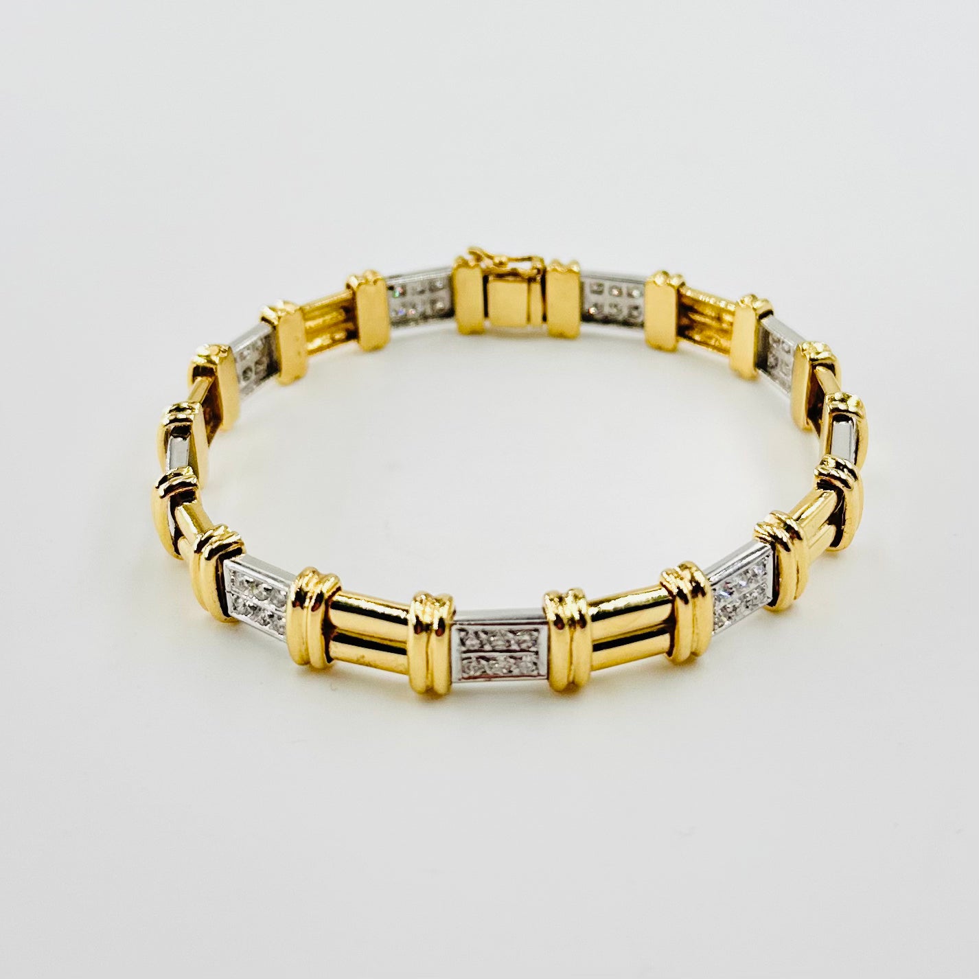 Bracelet en or jaune, or blanc et diamants