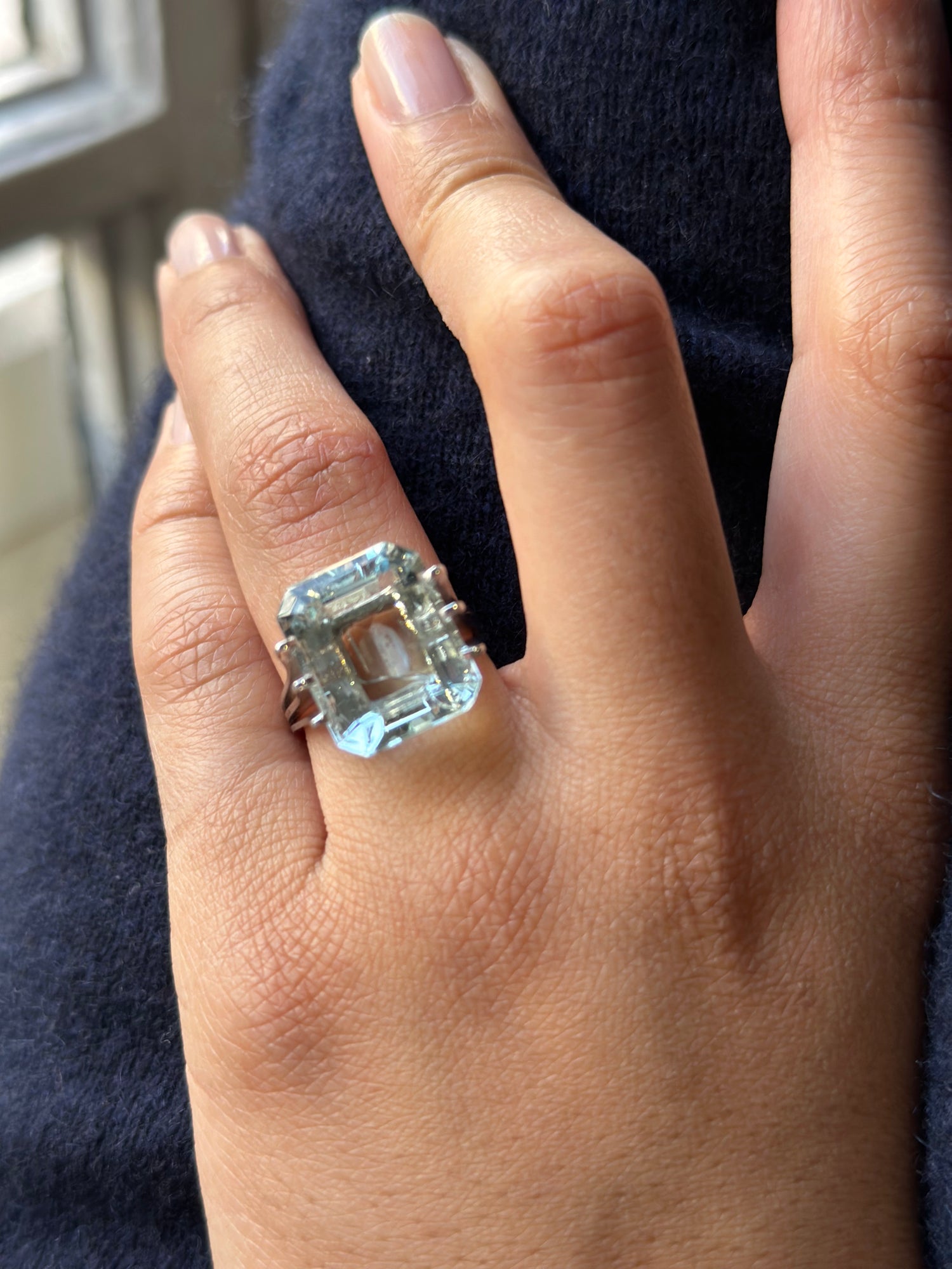 Bague Cocktail en or blanc et aigue marine