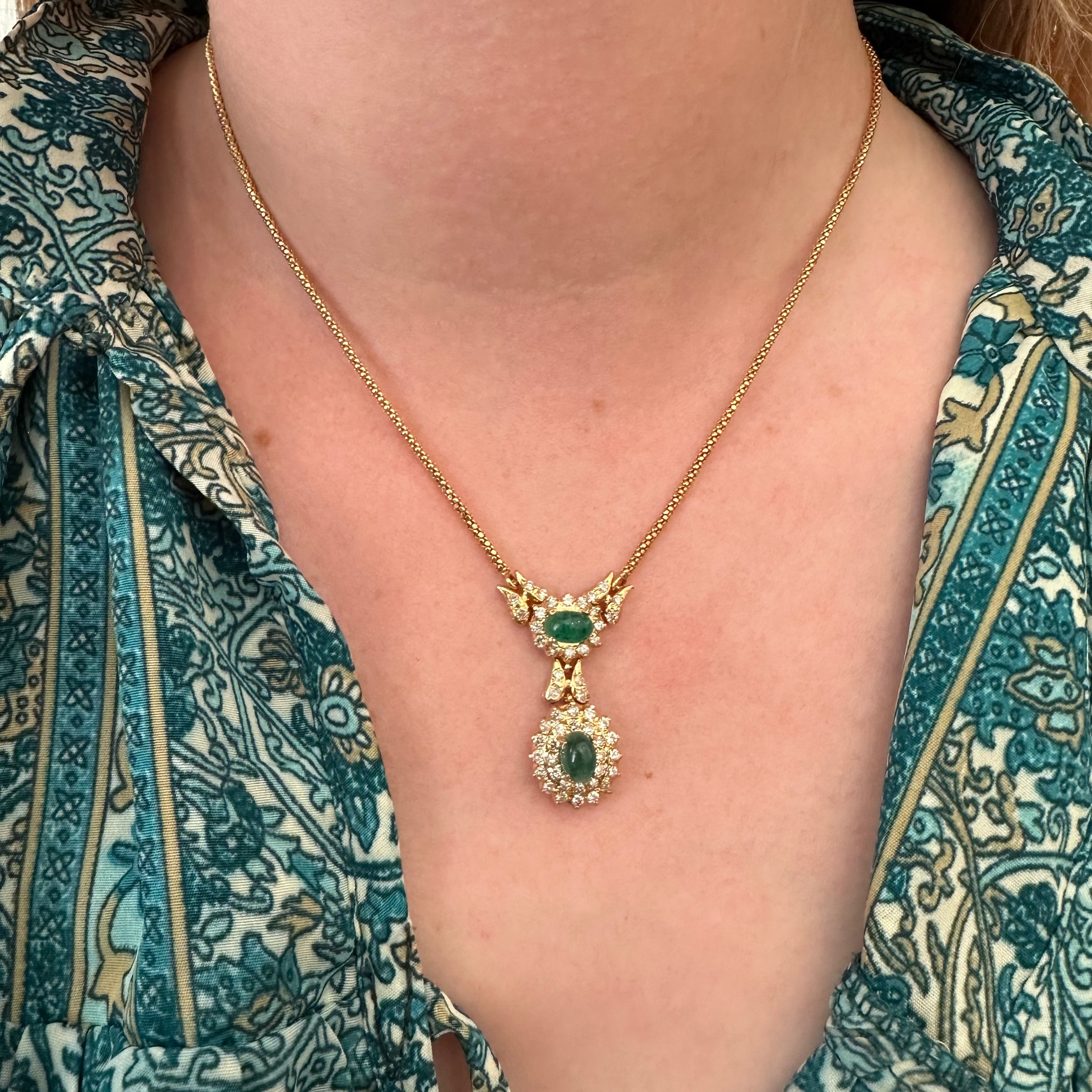 Collier Pendentif en or jaune, émeraude et diamants