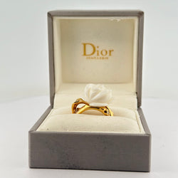 DIOR “Rose Dior Pré Catelan” ring in yellow gold, white coral and diamond