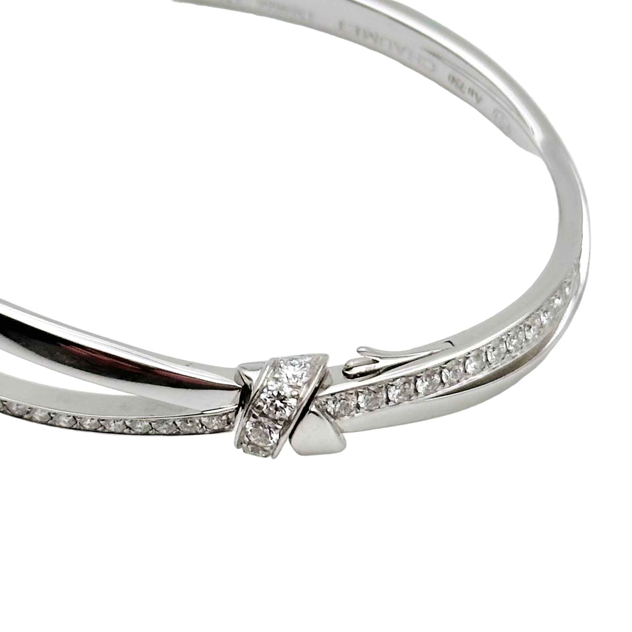 Bracelet Jonc CHAUMET "Liens Séduction" en or blanc et diamants