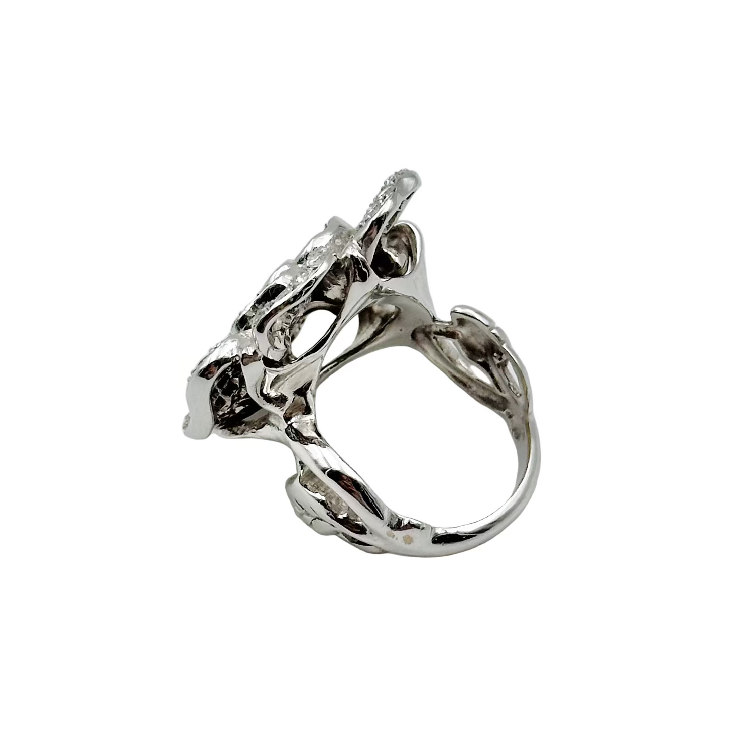 Bague Camélia en or blanc et diamants