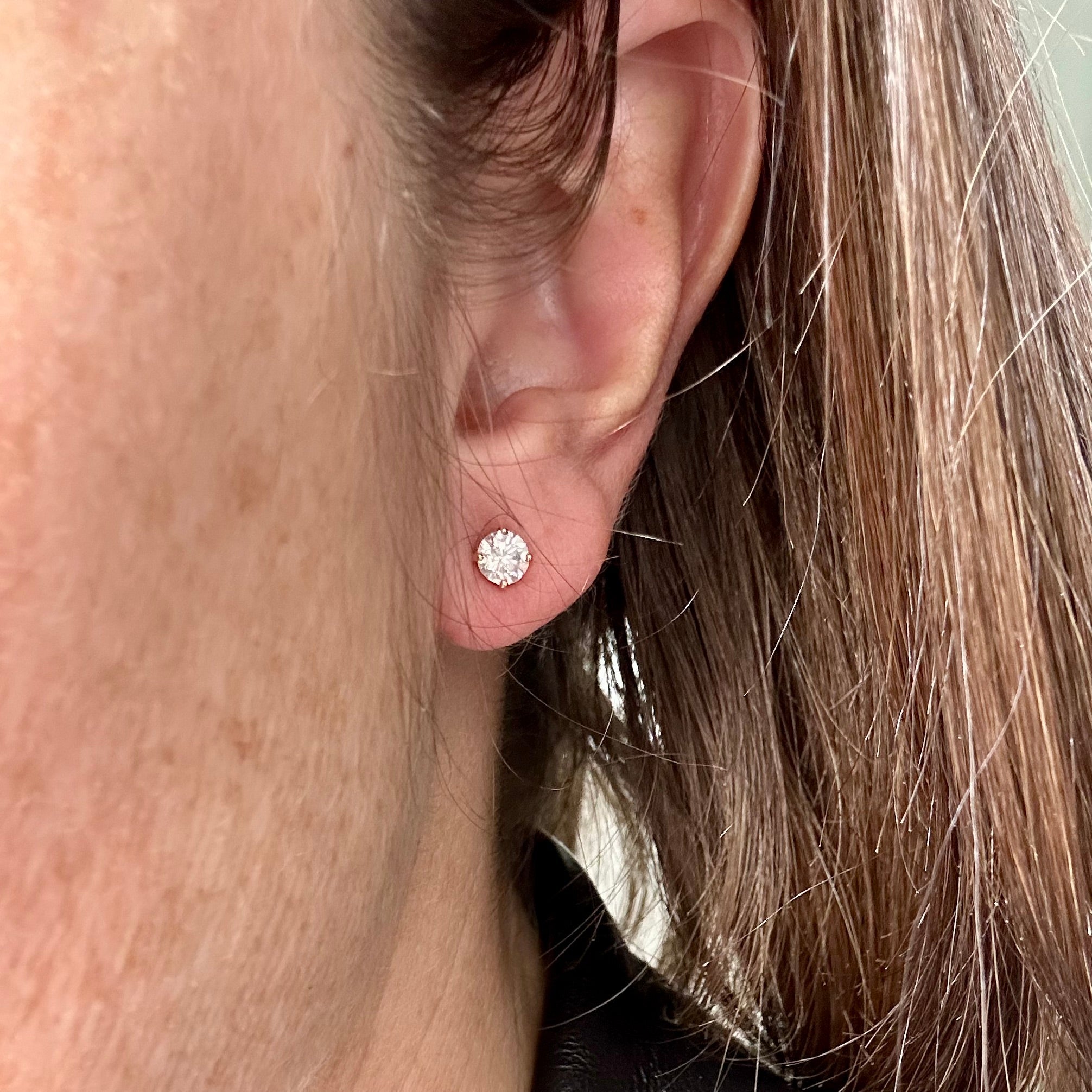 Clous d'oreilles diamant