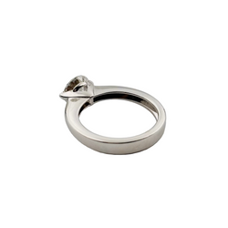 Ring solitaire diamond and white gold