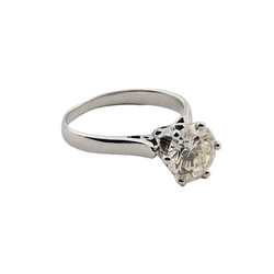 Bague solitaire en or blanc et diamant