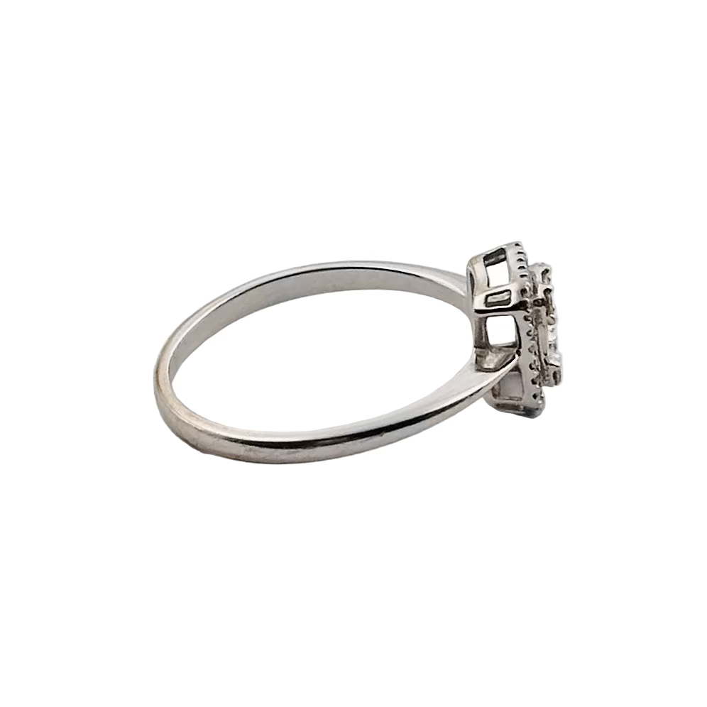 Bague en or blanc et diamants