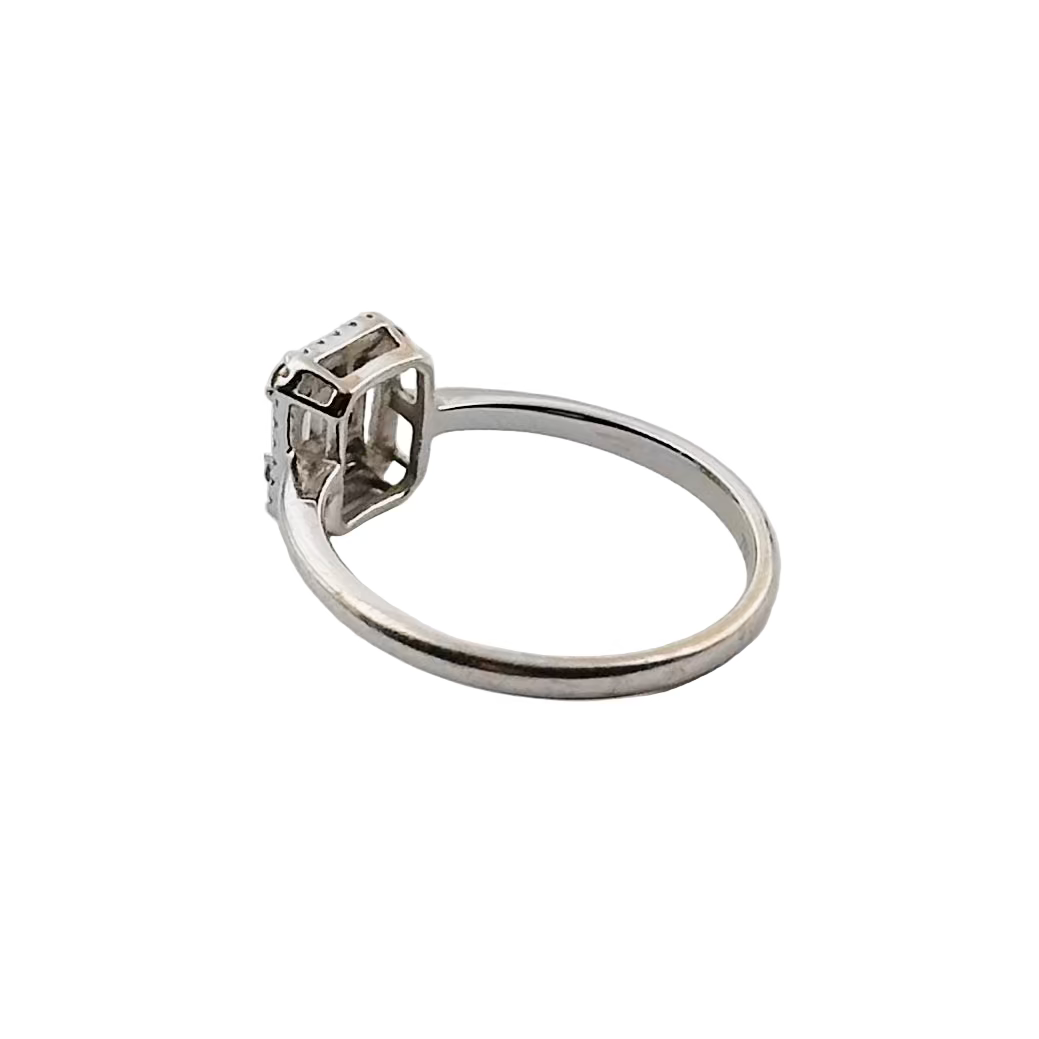 Bague en or blanc et diamants