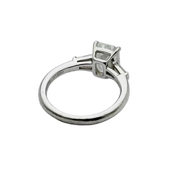 Bague Solitaire en platine et diamants