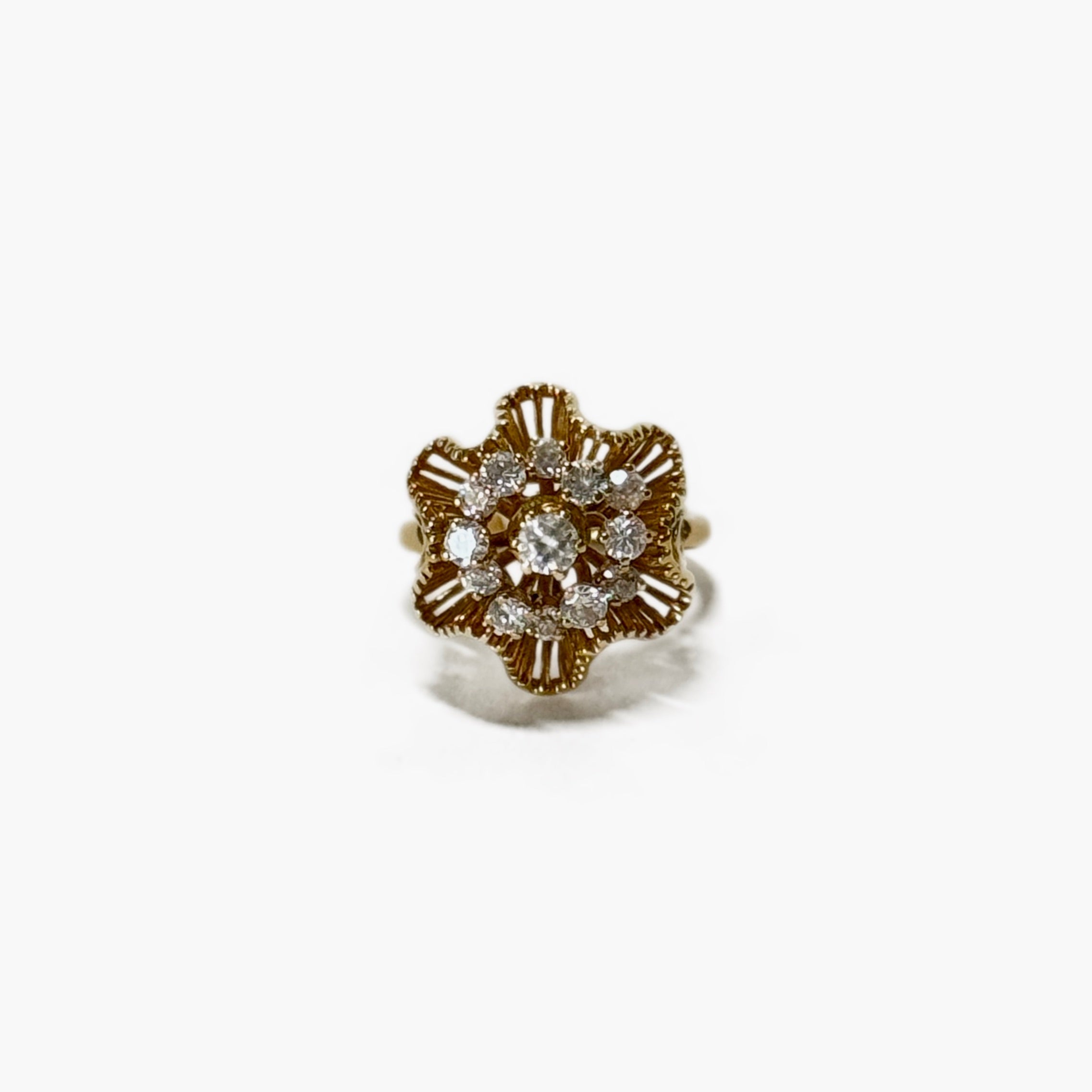 Bague corolle aux diamants
