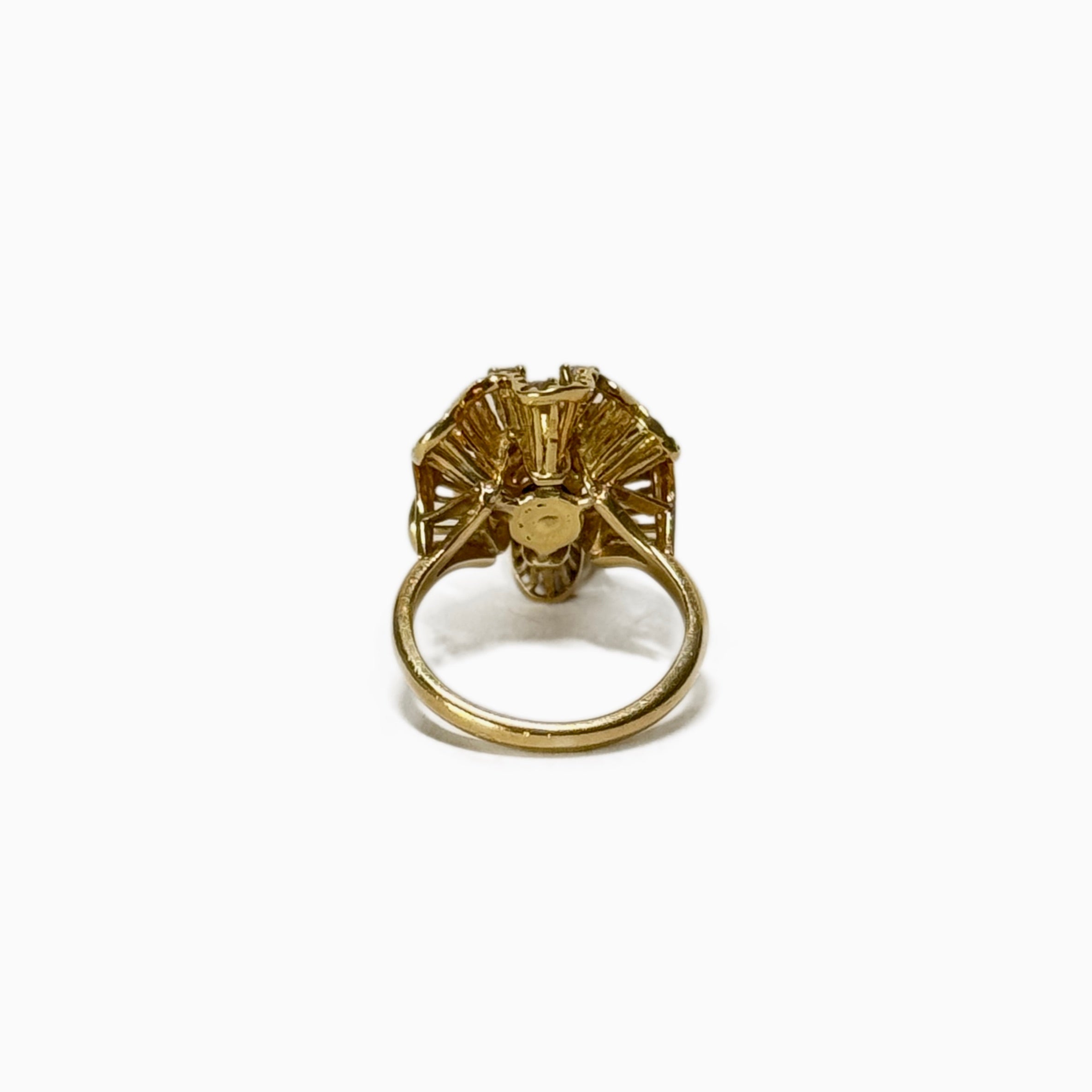 Bague corolle aux diamants