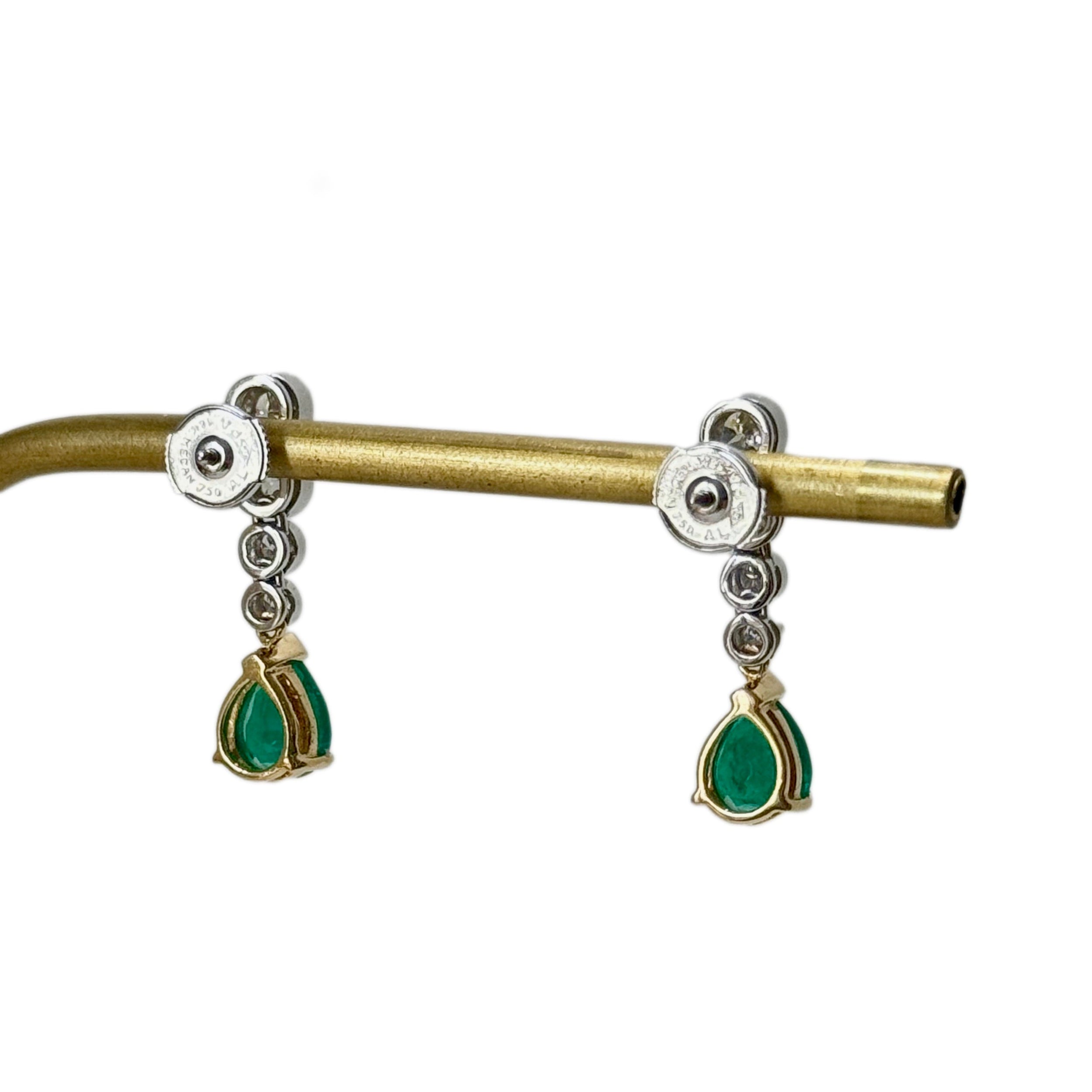 Boucles d'oreilles aux émeraudes gouttes
