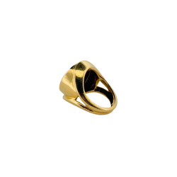Signet ring in yellow gold and antique bronze coin