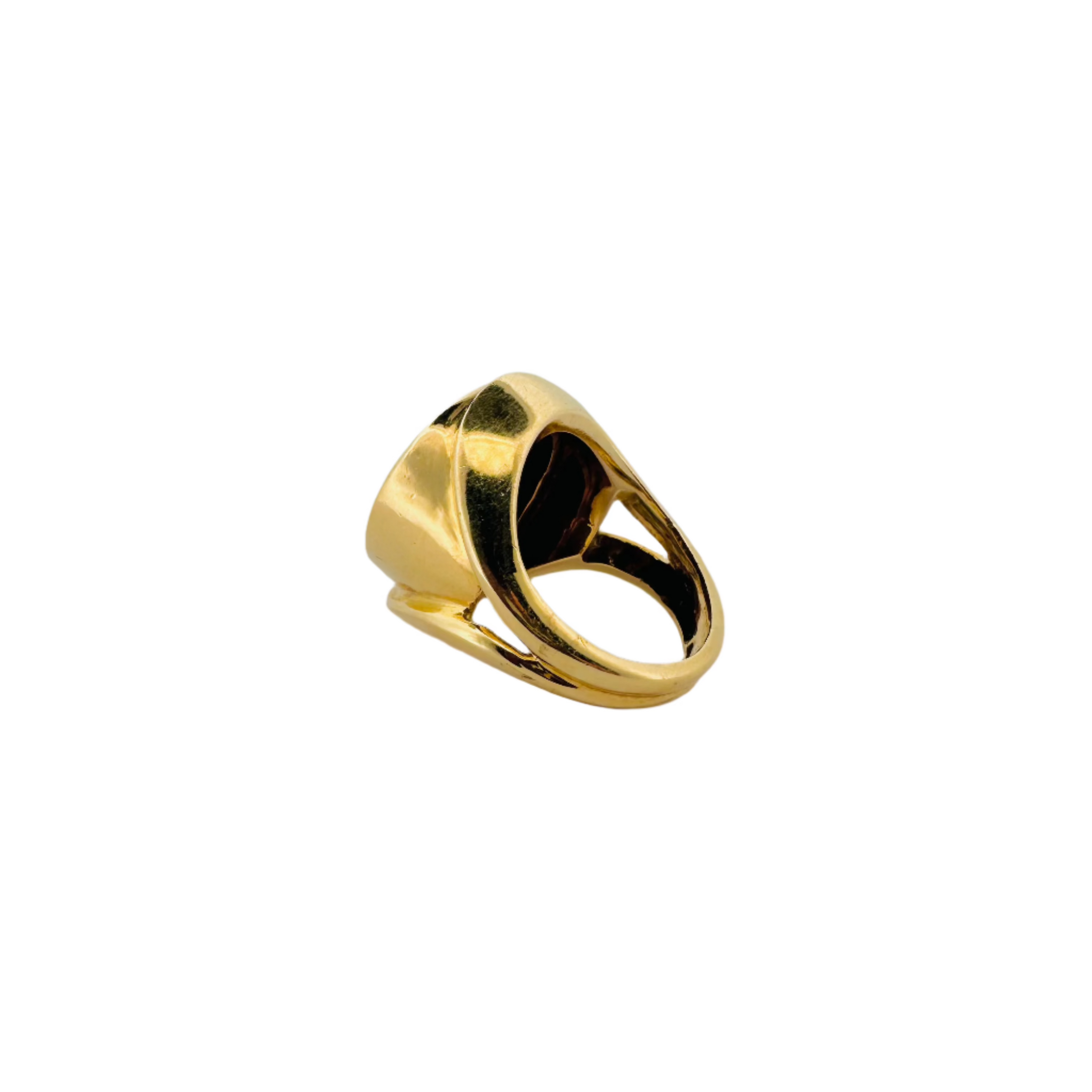 Signet ring in yellow gold and antique bronze coin