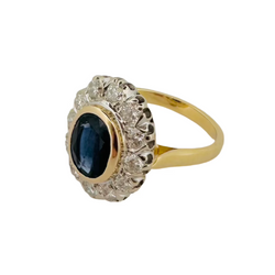 Marguerite ring in yellow gold, sapphire and diamonds