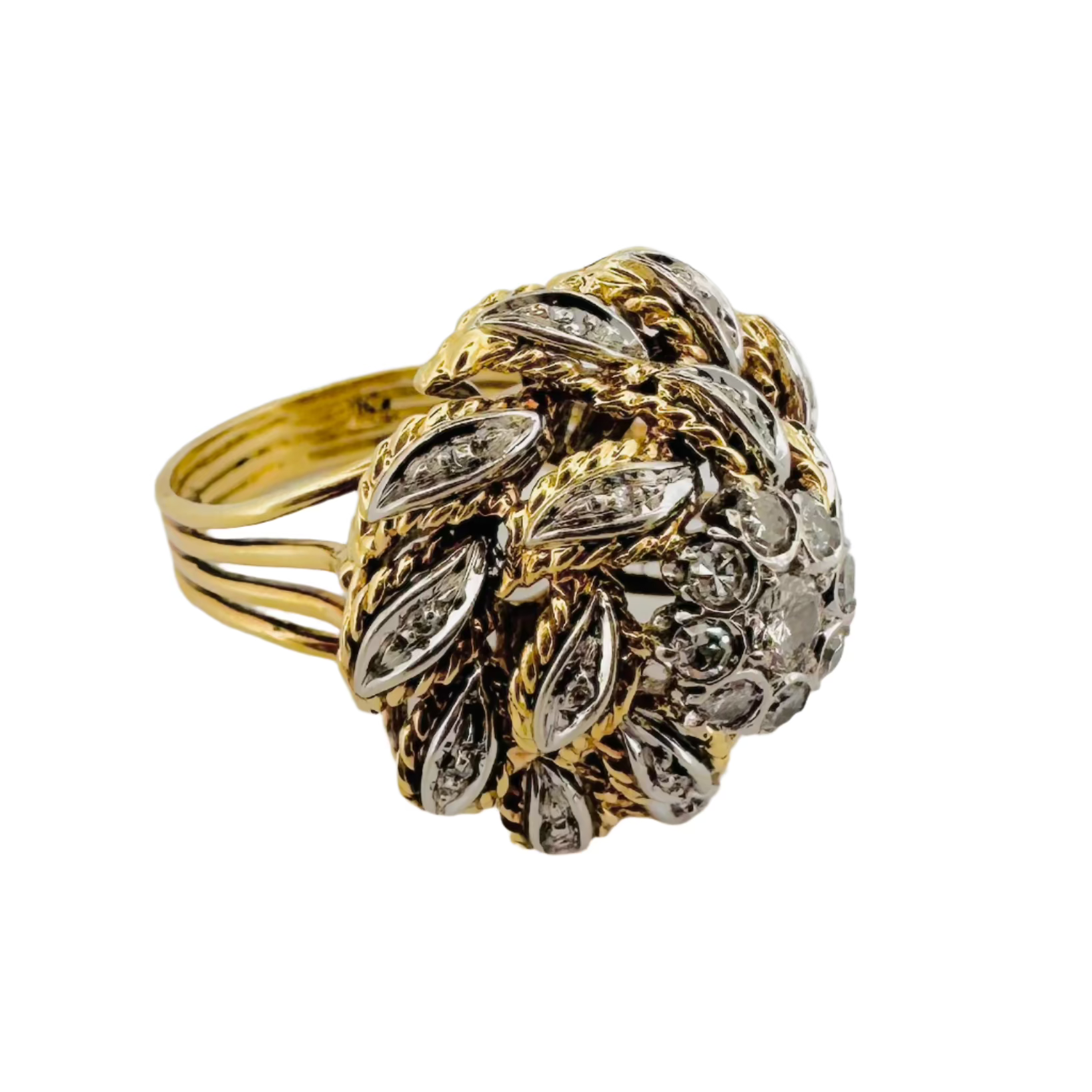 Bague fleur en or jaune et diamants