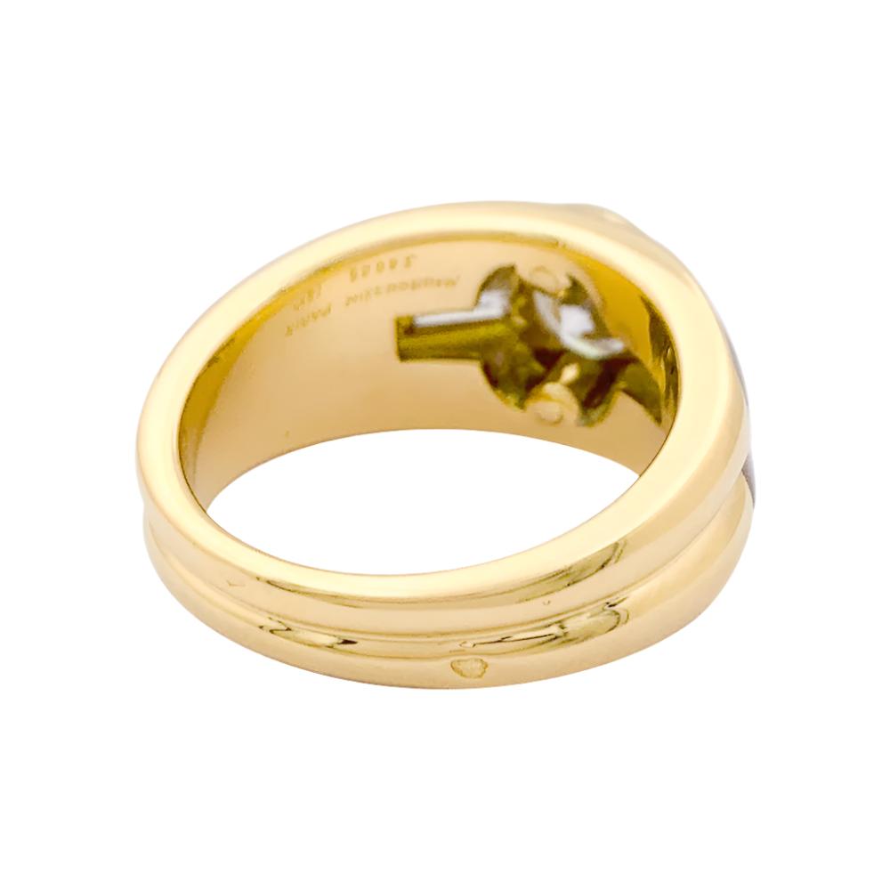 Bague Mauboussin "Nadia" or jaune, diamant, nacre.