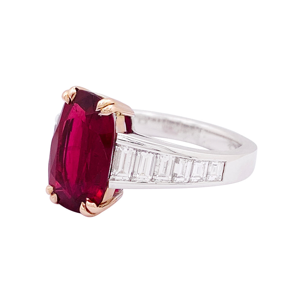 Bague deux ors, diamants, rubis.