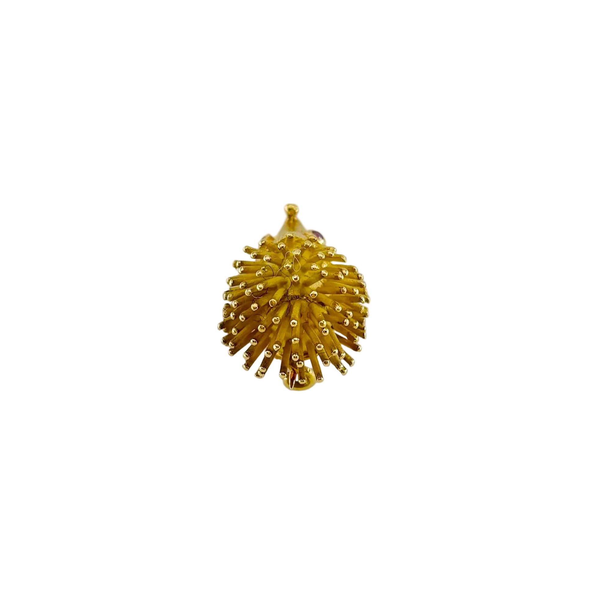 Broche Hérisson en or jaune et rubis