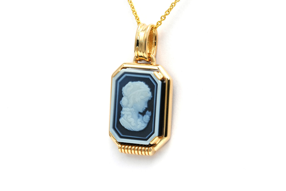 Pendentif en or jaune et camée